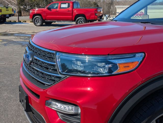Used 2022 Ford Explorer XLT w/ Equipment Group 202A image 9