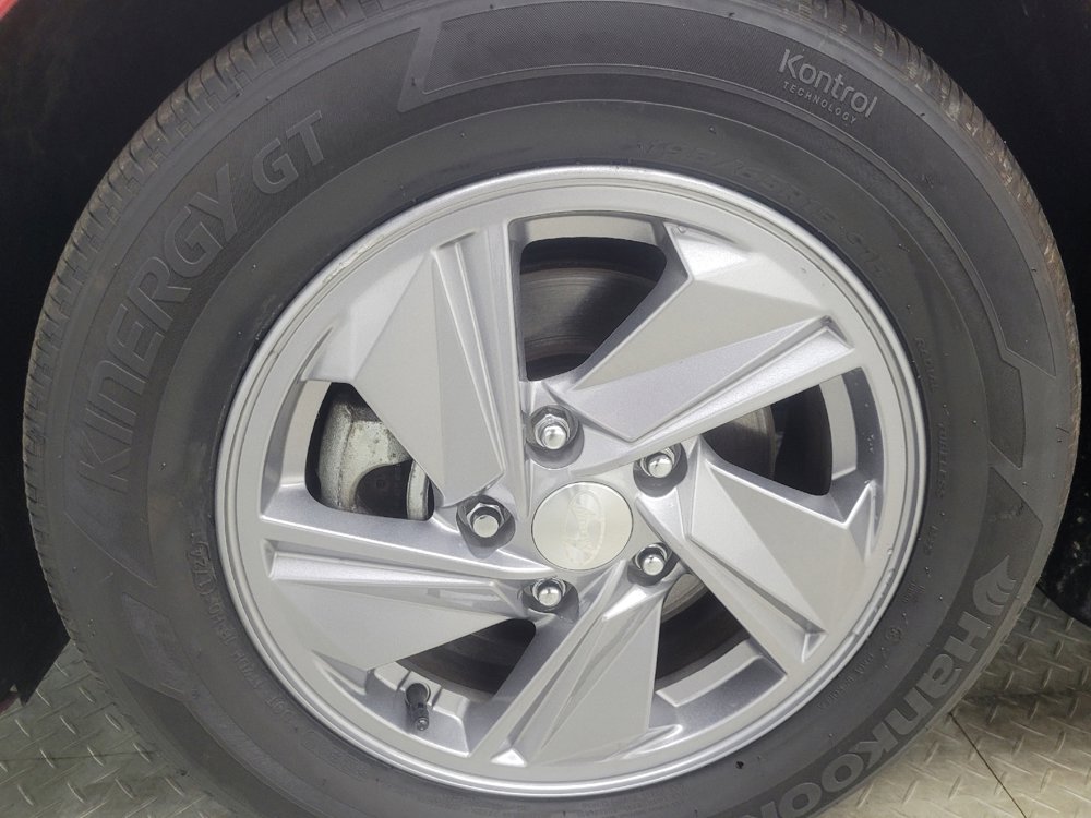 Used 2024 Hyundai Elantra SE FWD image 31