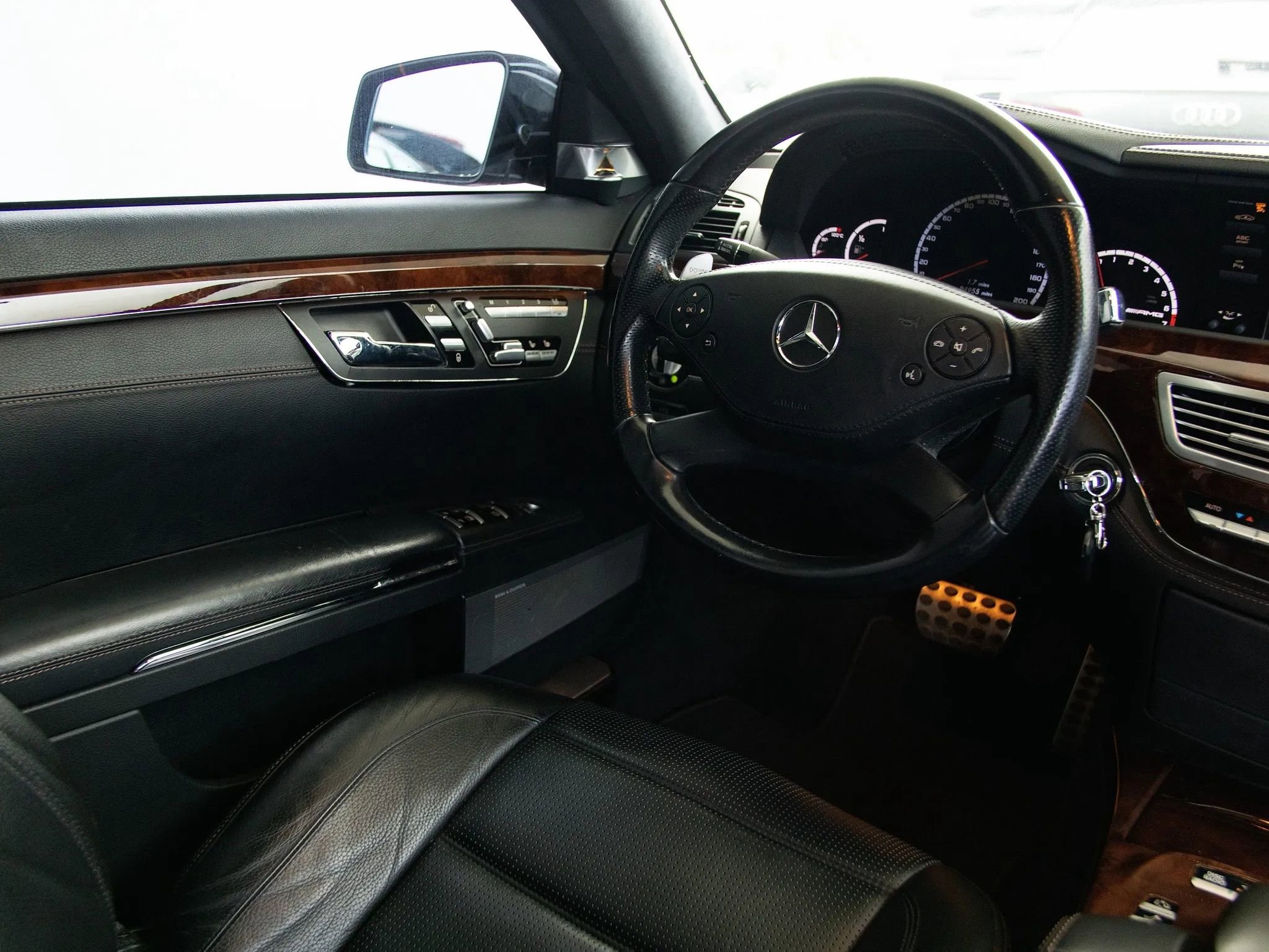 Used 2011 Mercedes-Benz S 63 AMG w/ AMG Performance Pkg image 45