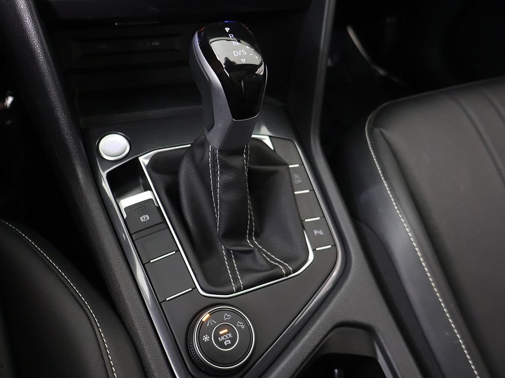 Used 2024 Volkswagen Tiguan SE R-Line AWD/4WD image 51