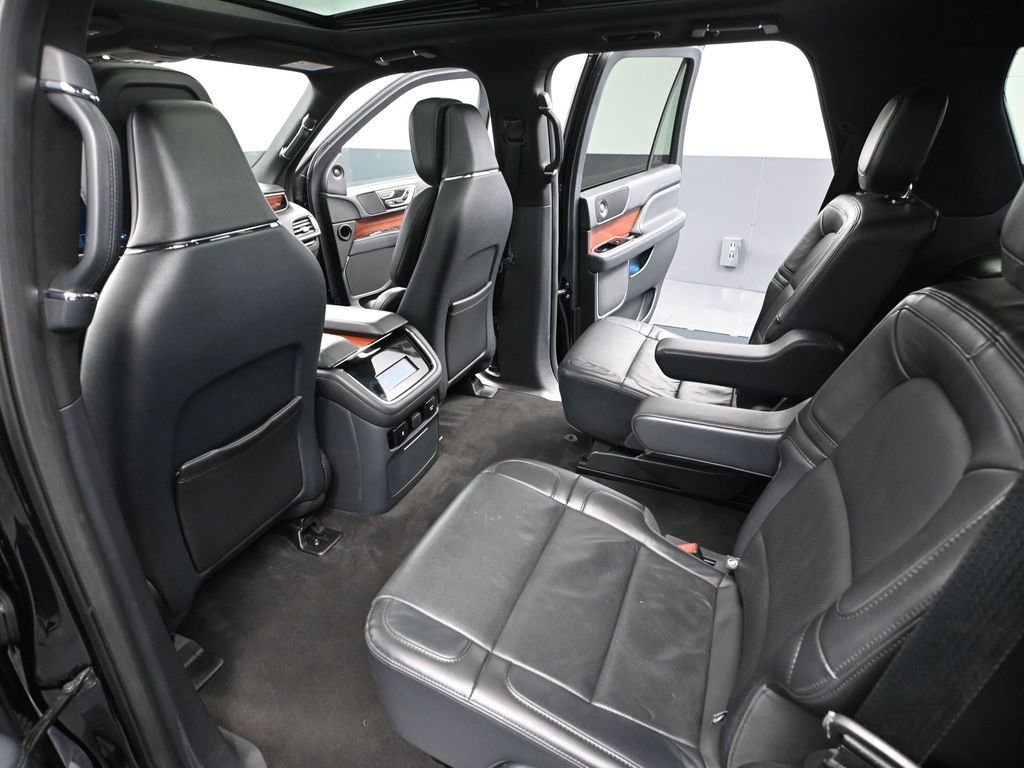 Used 2024 Lincoln Navigator Reserve image 38