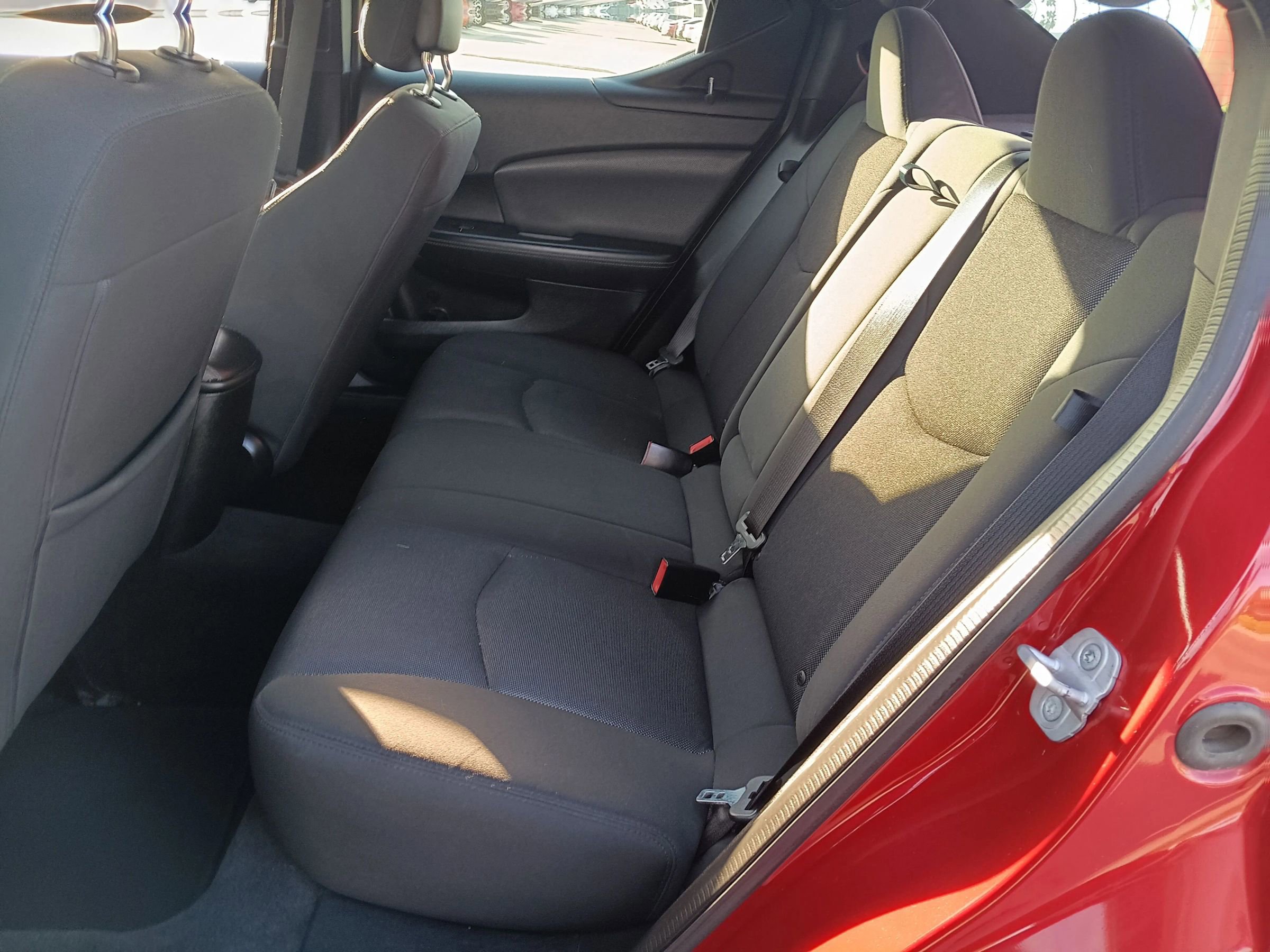 Used 2013 Dodge Avenger SE image 14