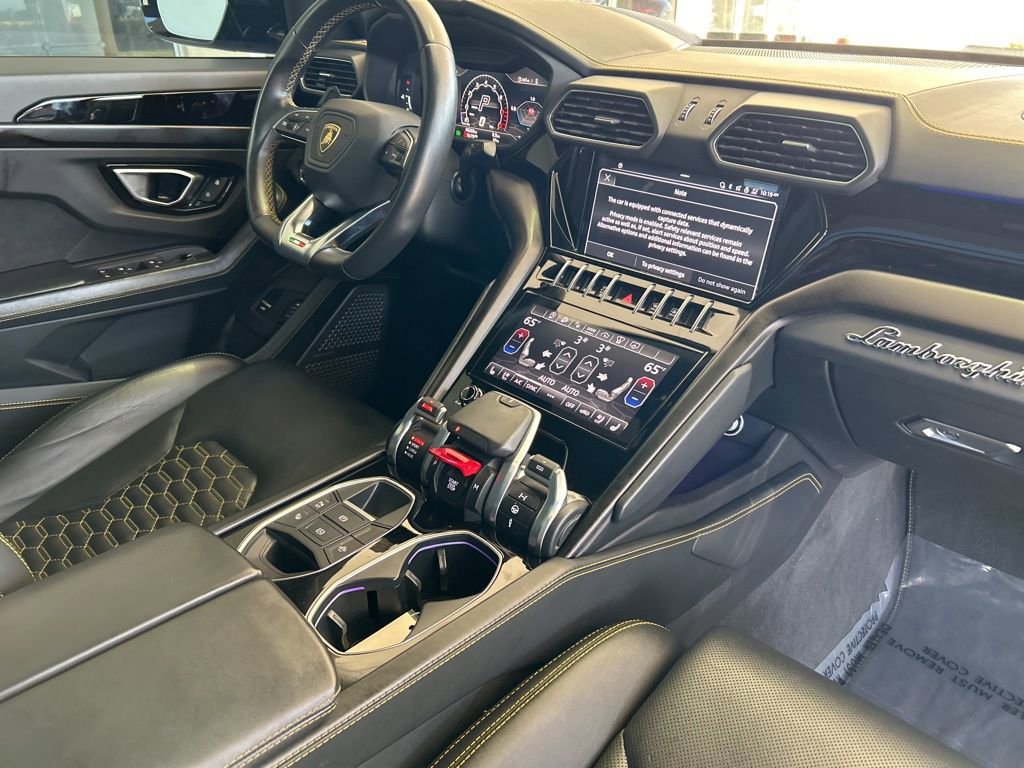 Used 2022 Lamborghini Urus image 28