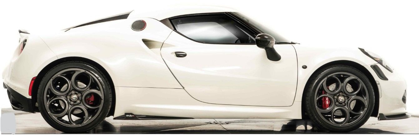 Used 2015 Alfa Romeo 4C Coupe w/ Leather Interior Group image 2