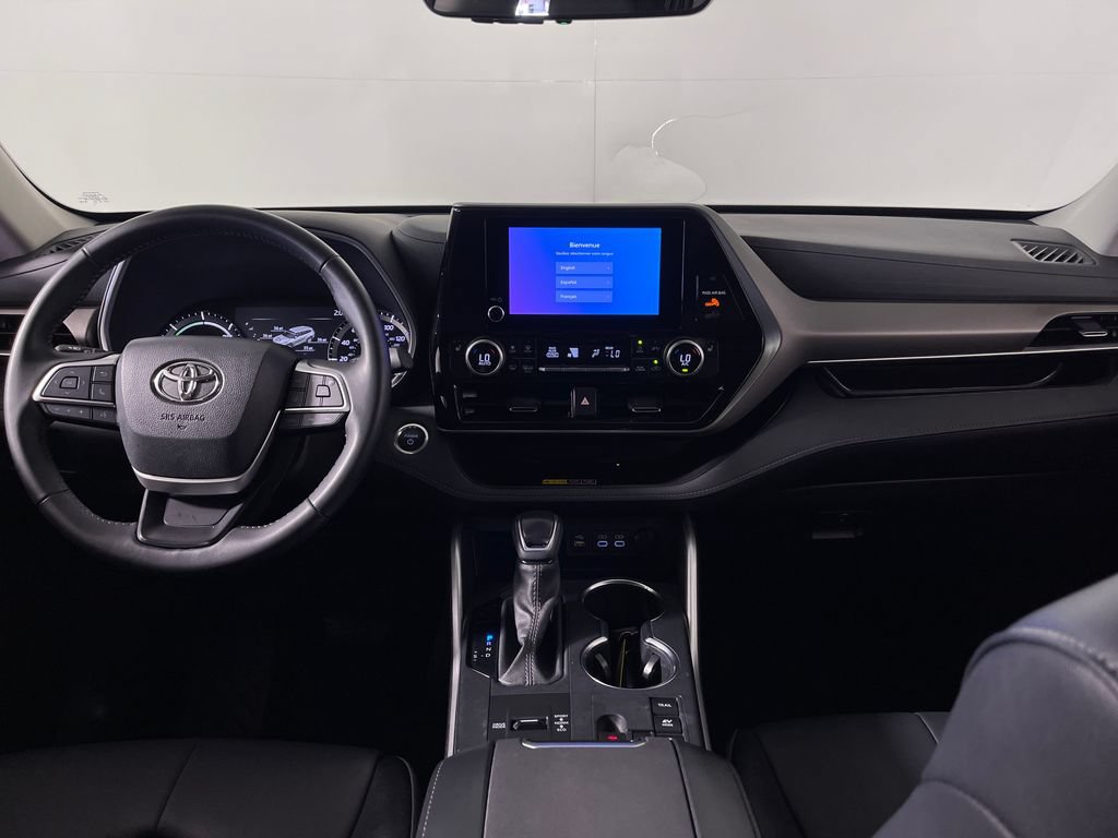 Certified 2025 Toyota Highlander XLE AWD/4WD image 14