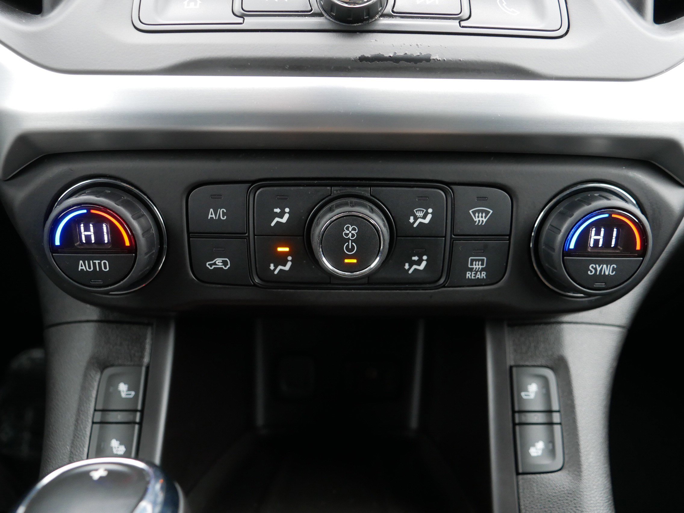 Used 2017 GMC Acadia SLE image 23