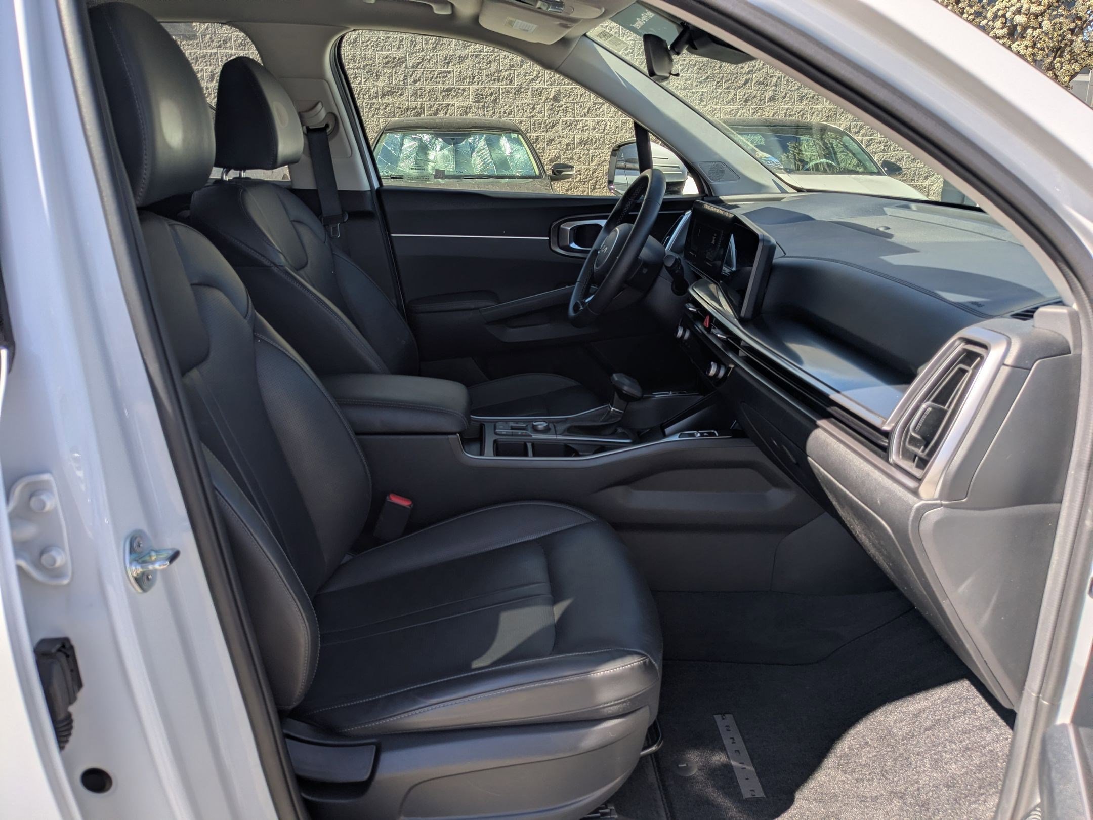 Certified 2025 Kia Sorento S image 28