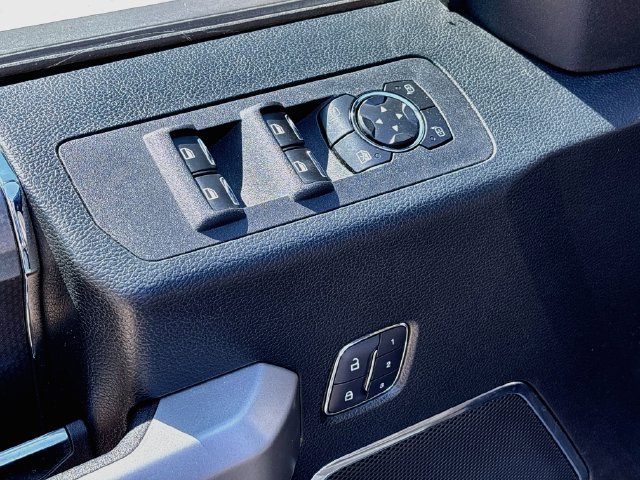 Used 2015 Ford F150 Lariat RWD image 17
