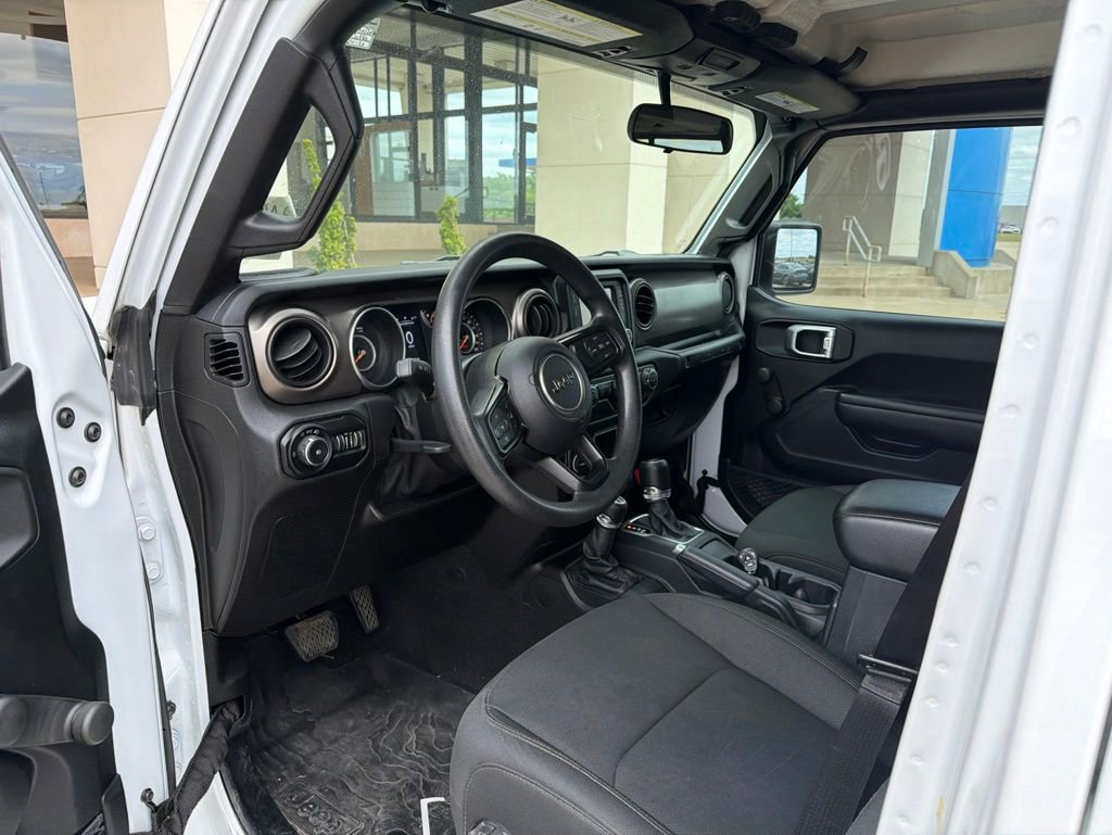 Used 2018 Jeep Wrangler Unlimited Sport AWD/4WD image 5