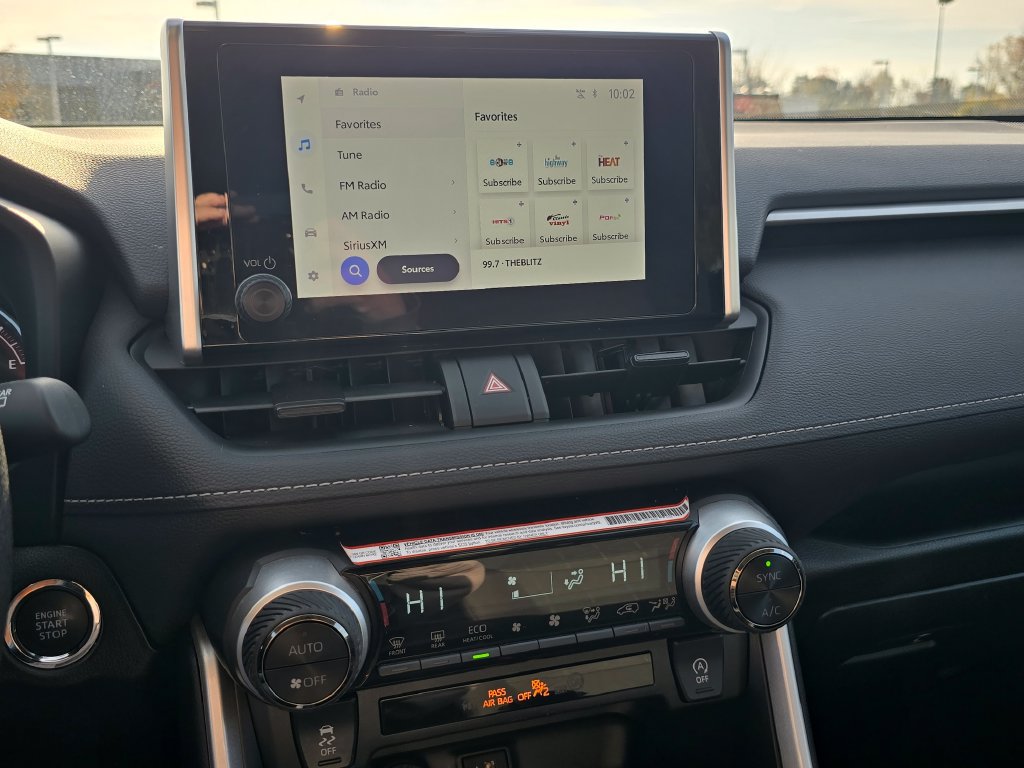 Certified 2025 Toyota RAV4 XLE AWD/4WD image 25