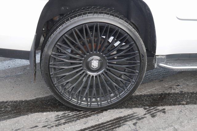 Used 2017 Cadillac Escalade Luxury image 14