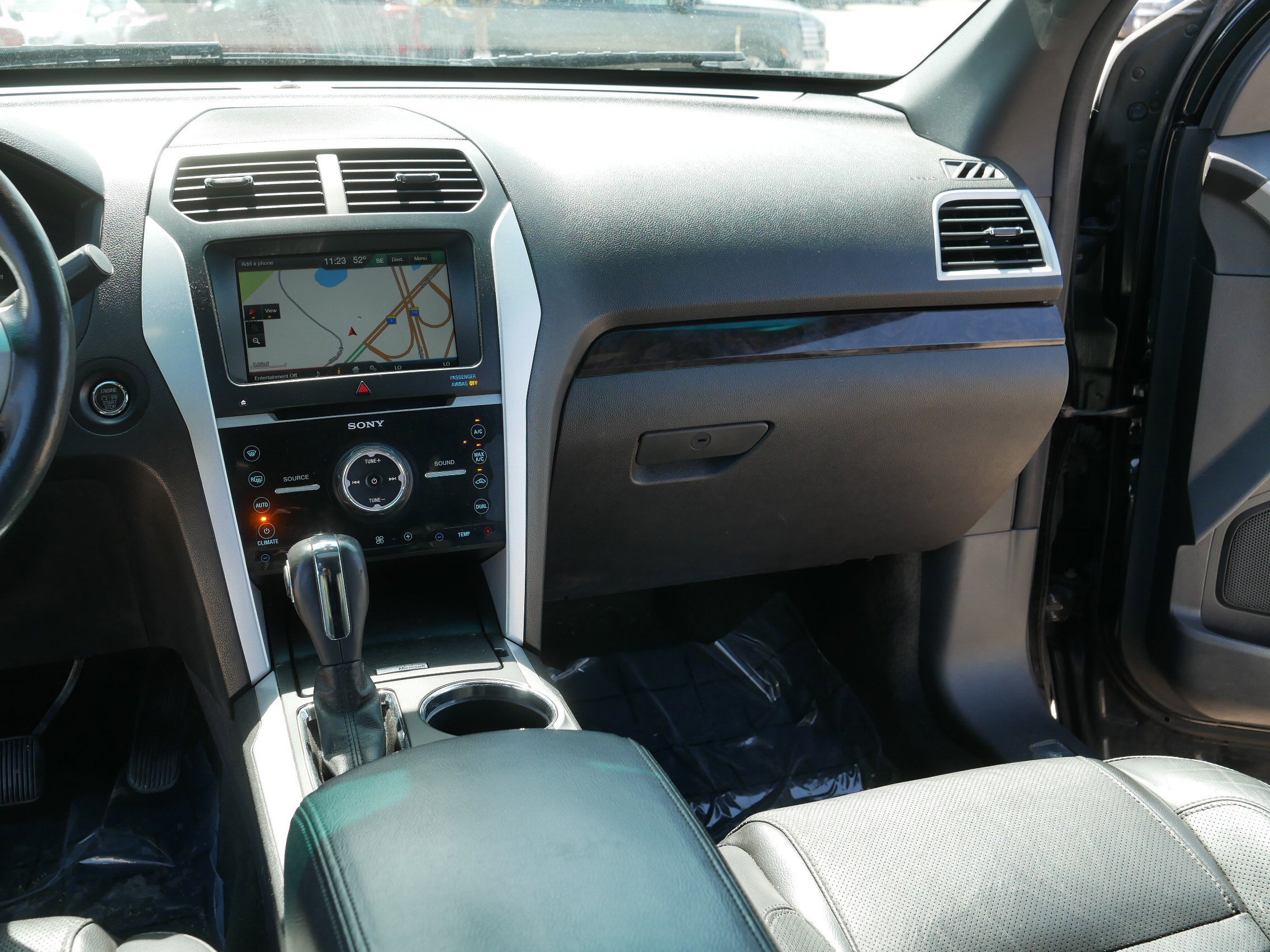 Used 2014 Ford Explorer Limited w/ Equipment Group 302A AWD/4WD image 23