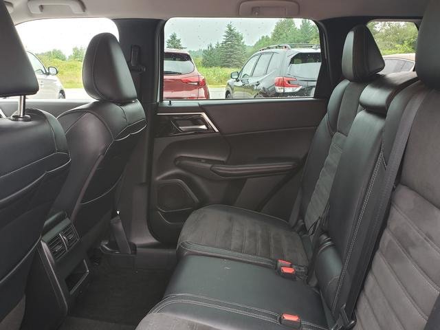 Used 2023 Mitsubishi Outlander SE AWD/4WD image 14