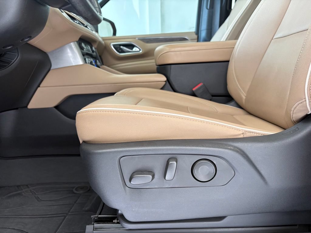 Used 2023 Chevrolet Suburban Premier AWD/4WD image 34
