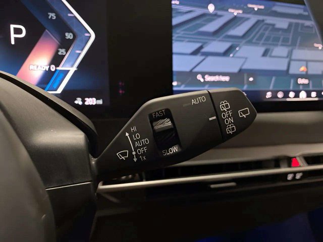 Used 2025 BMW iX xDrive50 AWD/4WD image 40