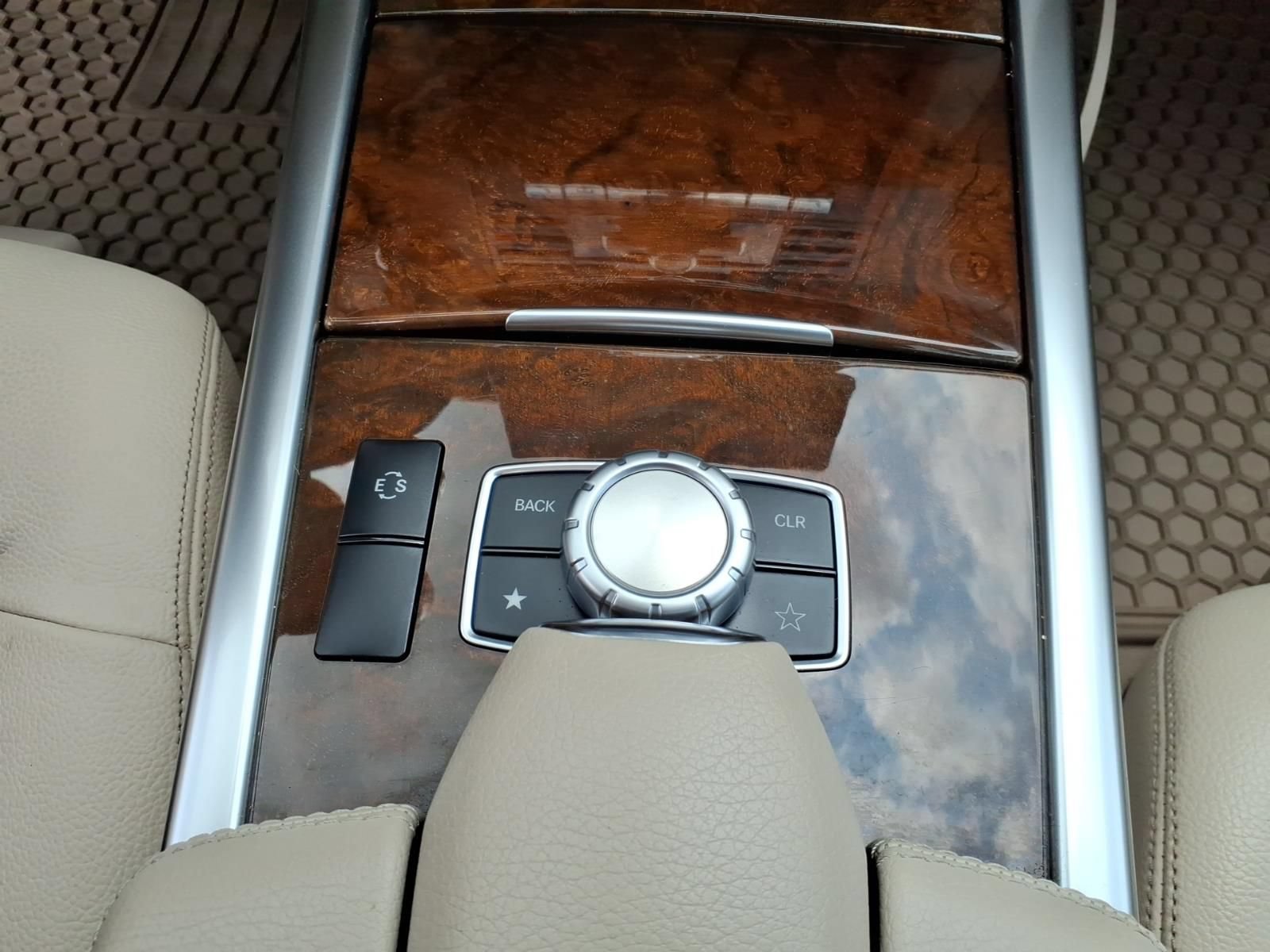 Used 2014 Mercedes-Benz E 350 4MATIC Sedan image 28