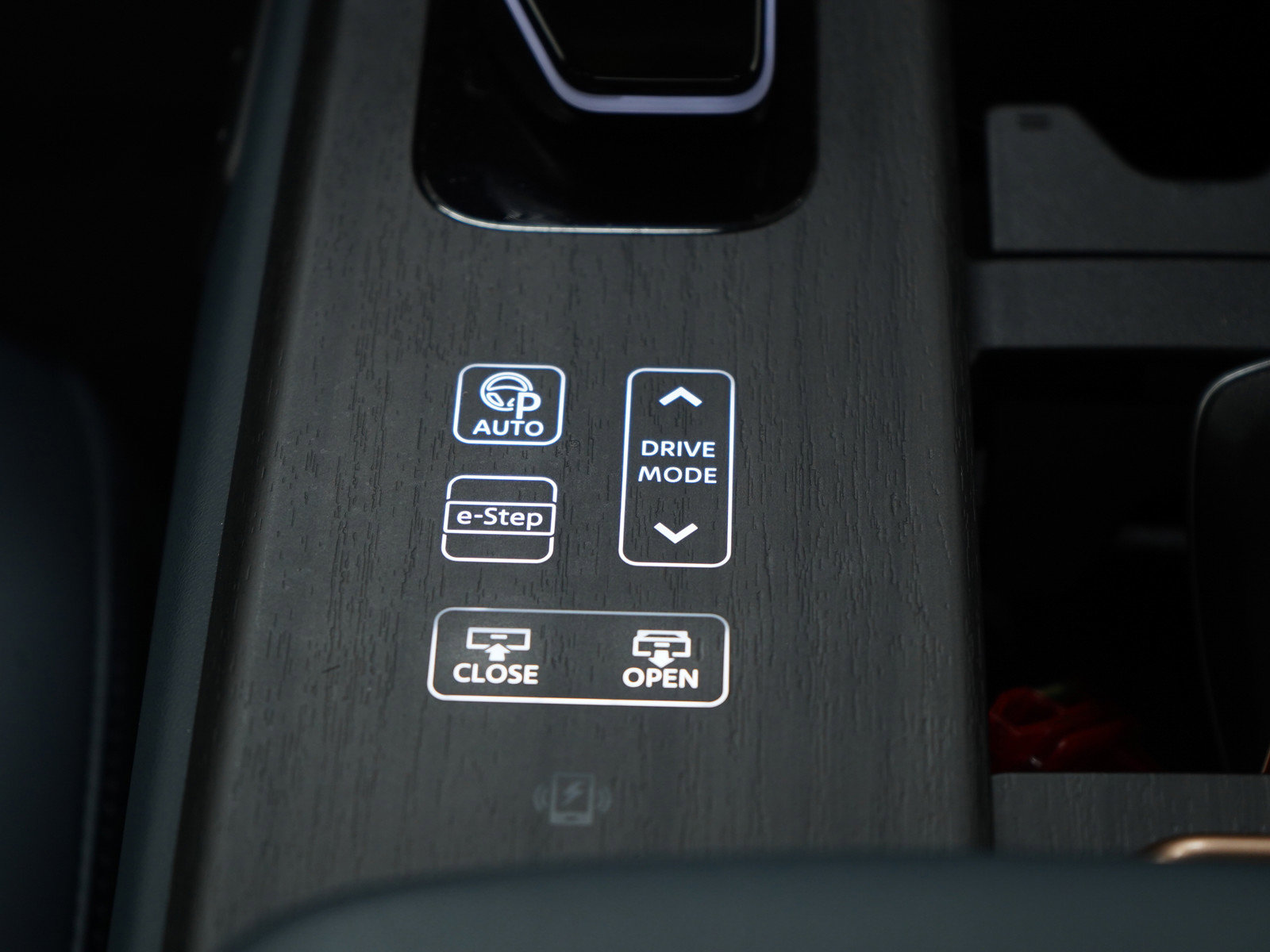 Used 2024 Nissan Ariya AWD image 21