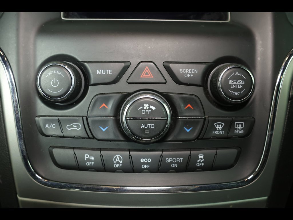 Used 2021 Jeep Grand Cherokee Laredo image 15