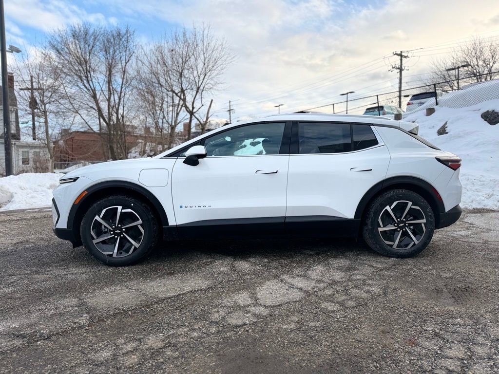 New 2026 Chevrolet Equinox EV LT image 3
