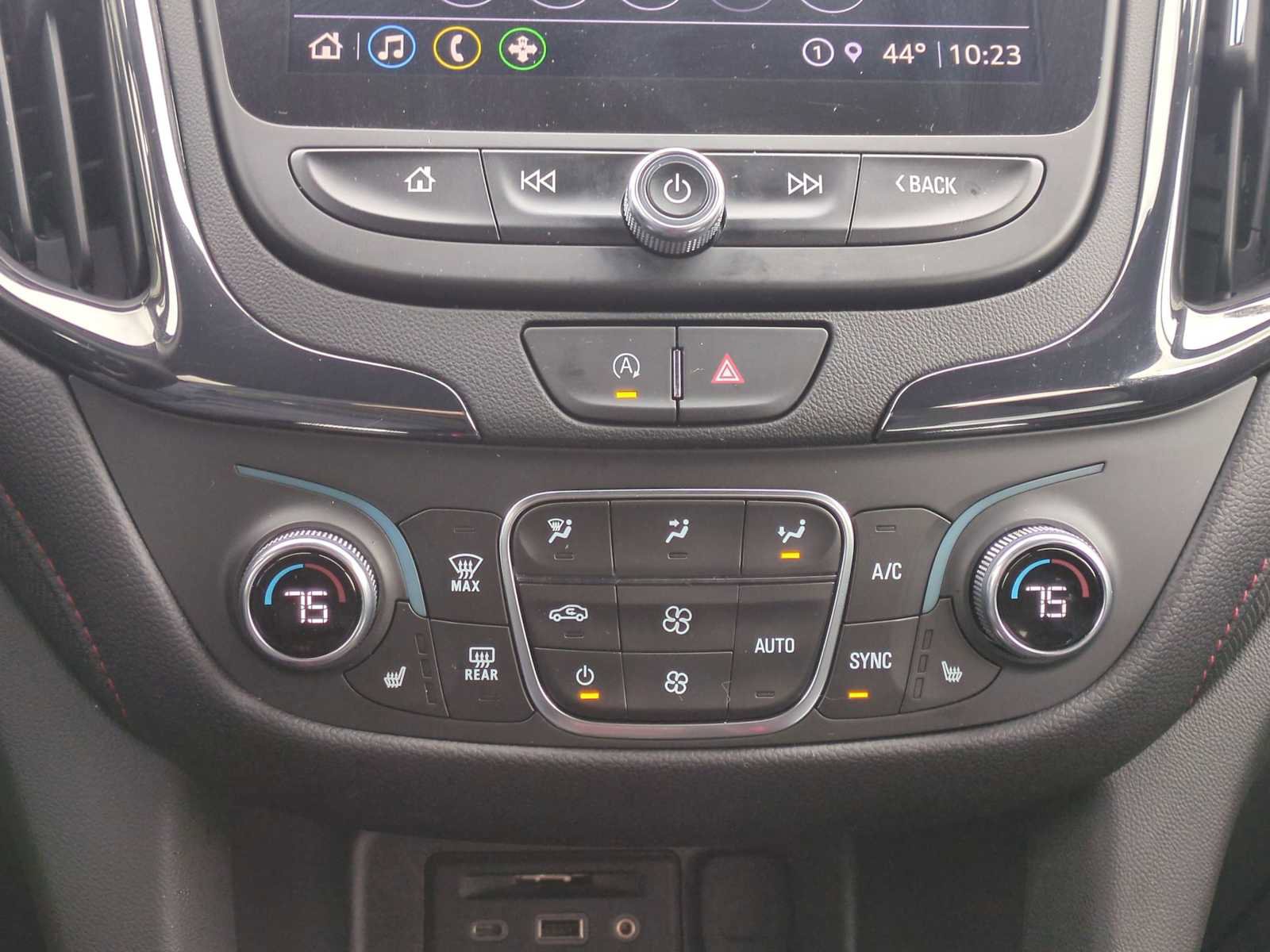 Used 2024 Chevrolet Equinox RS w/ RS Leather Package image 29