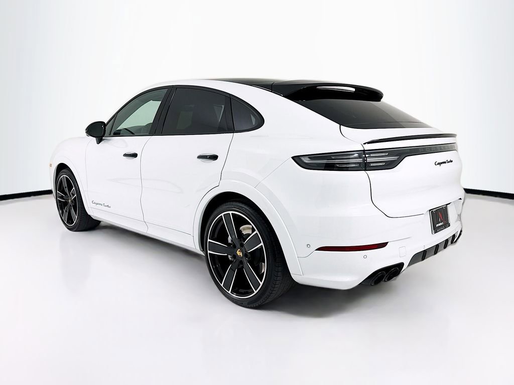 Certified 2022 Porsche Cayenne Turbo AWD/4WD image 3
