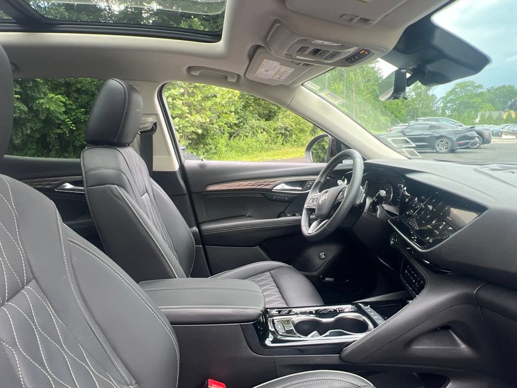 Used 2022 Buick Envision Avenir w/ Technology Package II AWD/4WD image 10