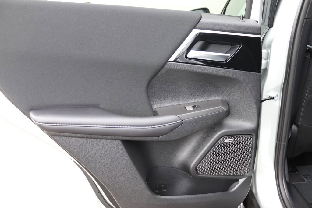 New 2026 Mitsubishi Outlander ES image 21