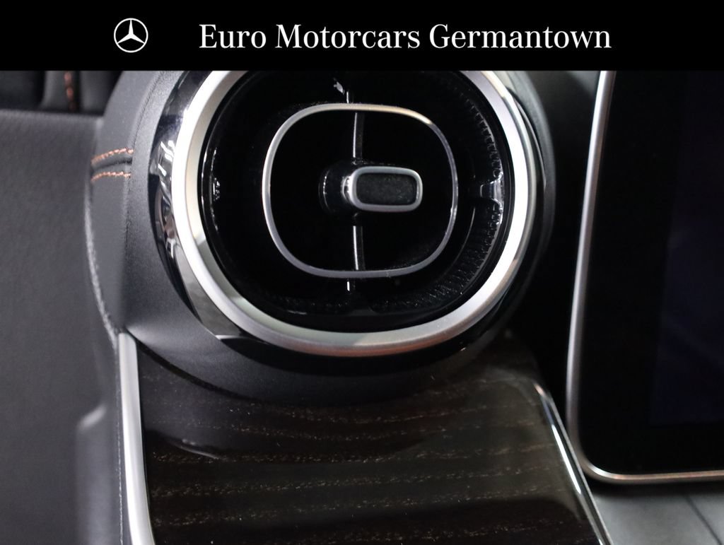 Used 2024 Mercedes-Benz GLC 300 4MATIC image 14