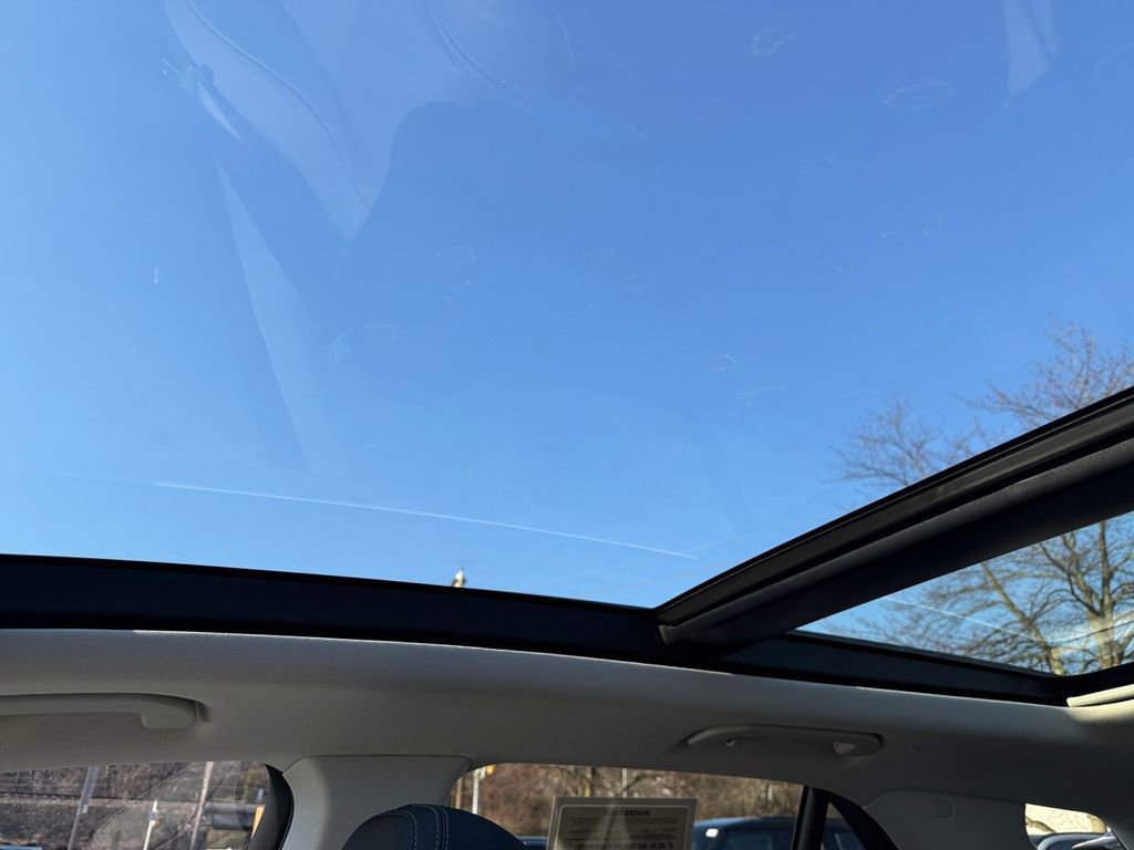 Used 2025 Mercedes-Benz GLE 350 4MATIC image 35