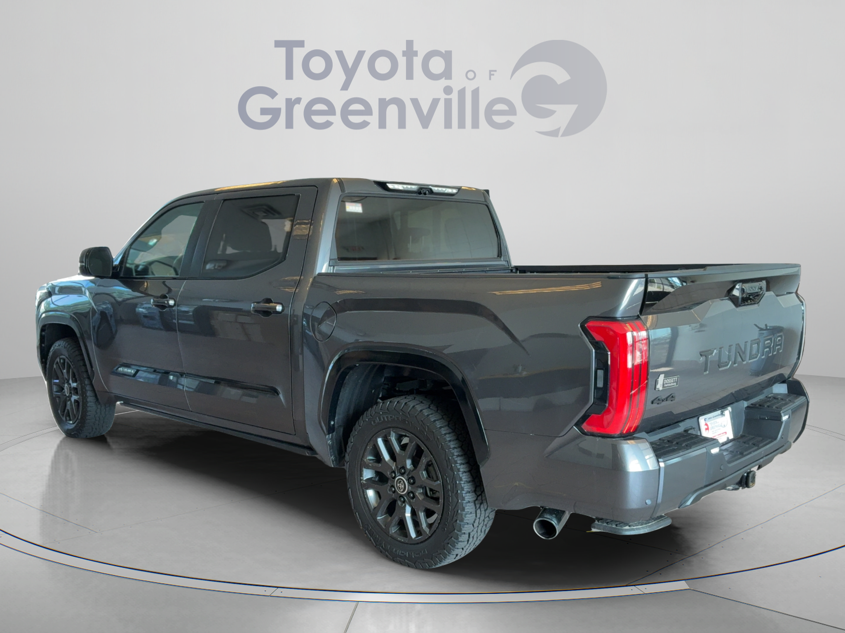 Used 2024 Toyota Tundra Platinum AWD/4WD image 2