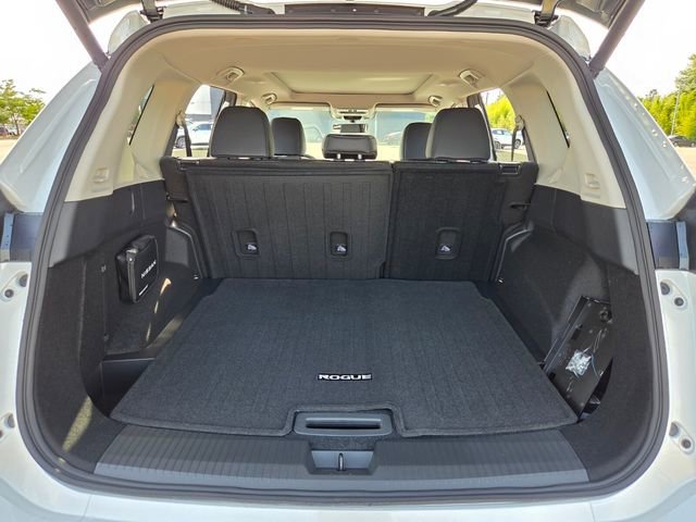 New 2026 Nissan Rogue Dark Armor FWD image 15