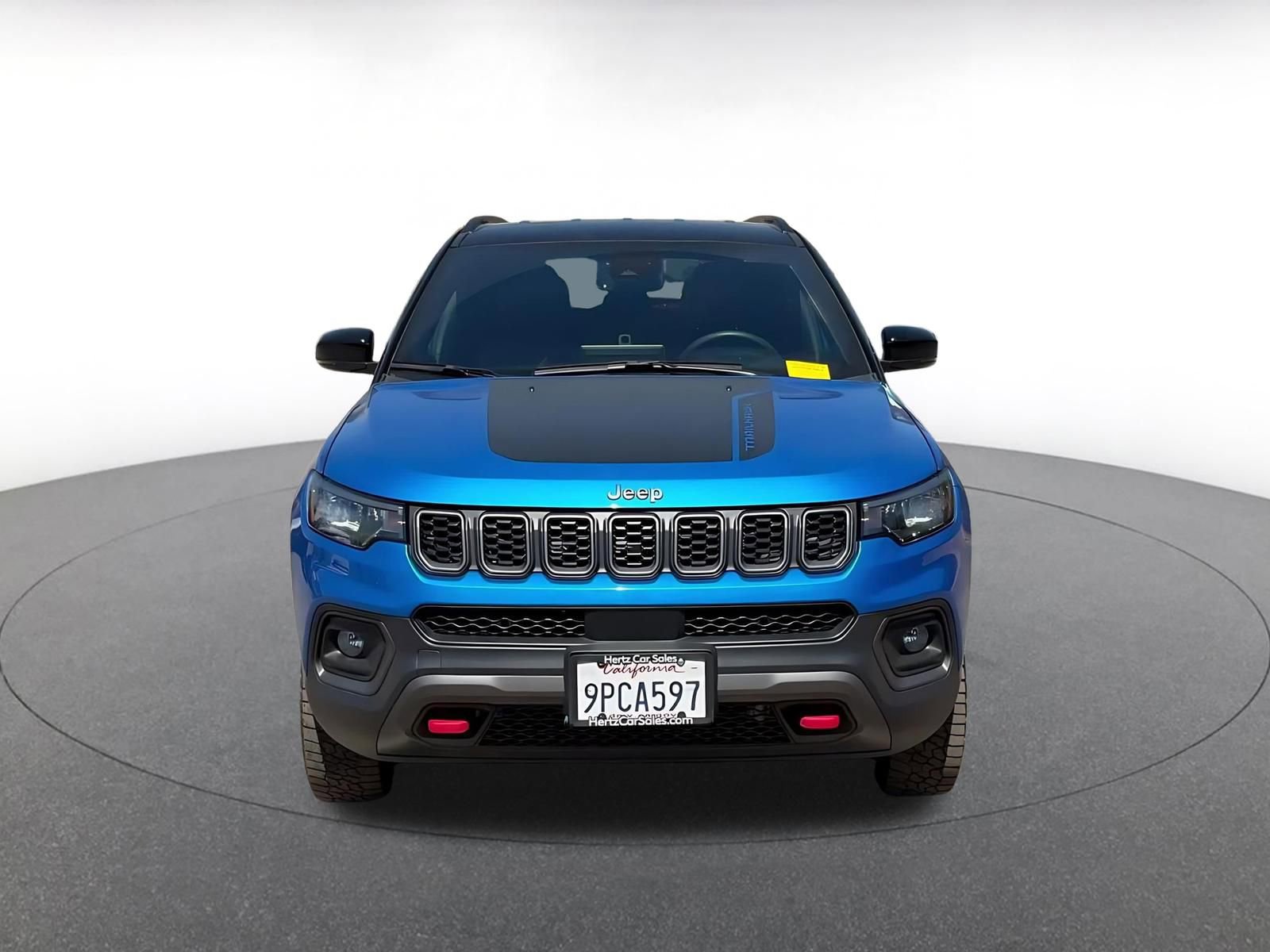 Used 2025 Jeep Compass Trailhawk AWD/4WD image 4