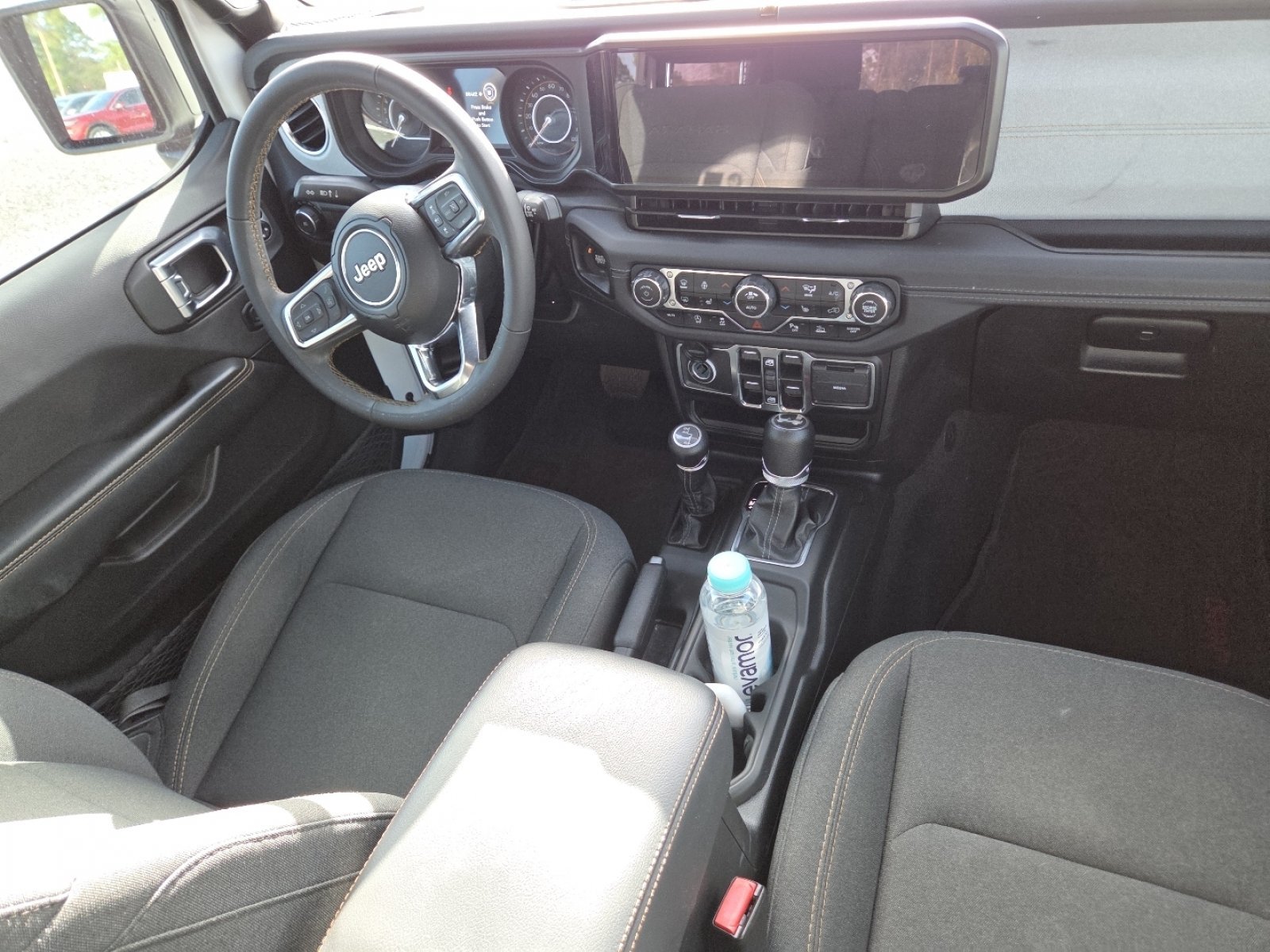 Used 2024 Jeep Wrangler Unlimited Sahara w/ Safety Group AWD/4WD image 22
