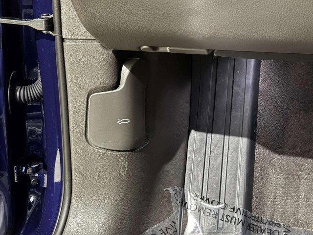 Used 2024 Porsche Macan image 43