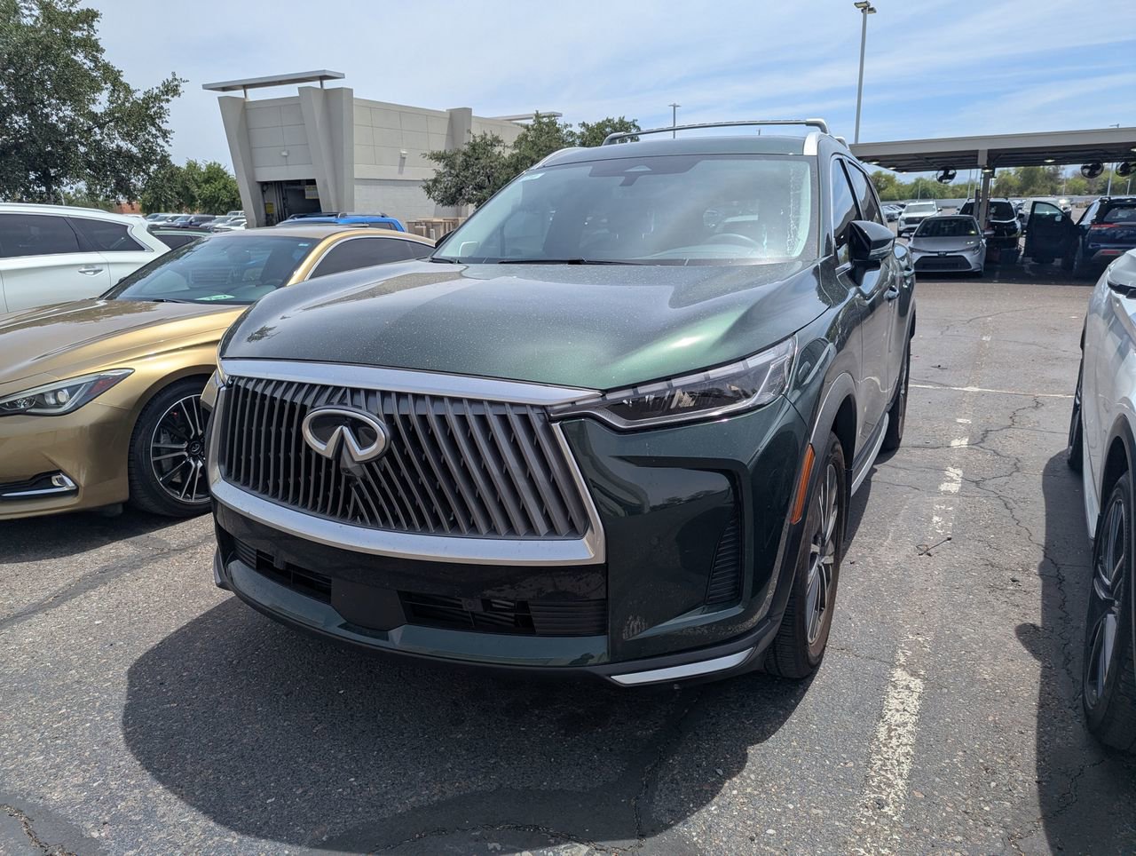 Certified 2026 INFINITI QX60 Luxe w/ Family Package FWD image 2