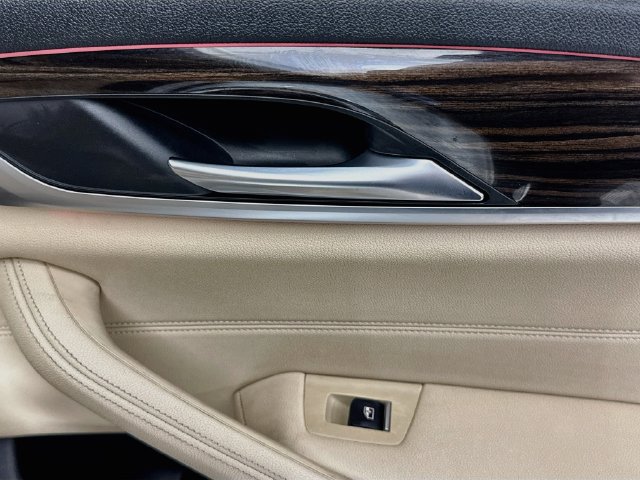 Used 2019 BMW 530i RWD image 28