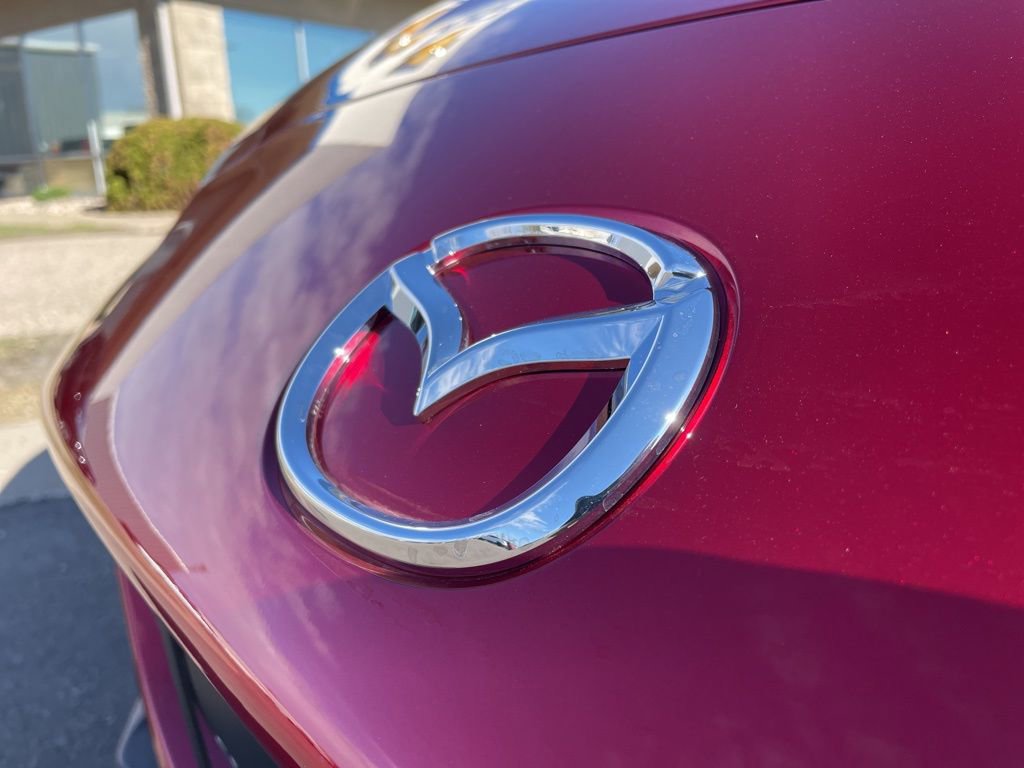 Used 2022 MAZDA MX-5 Miata RF Grand Touring RWD image 9