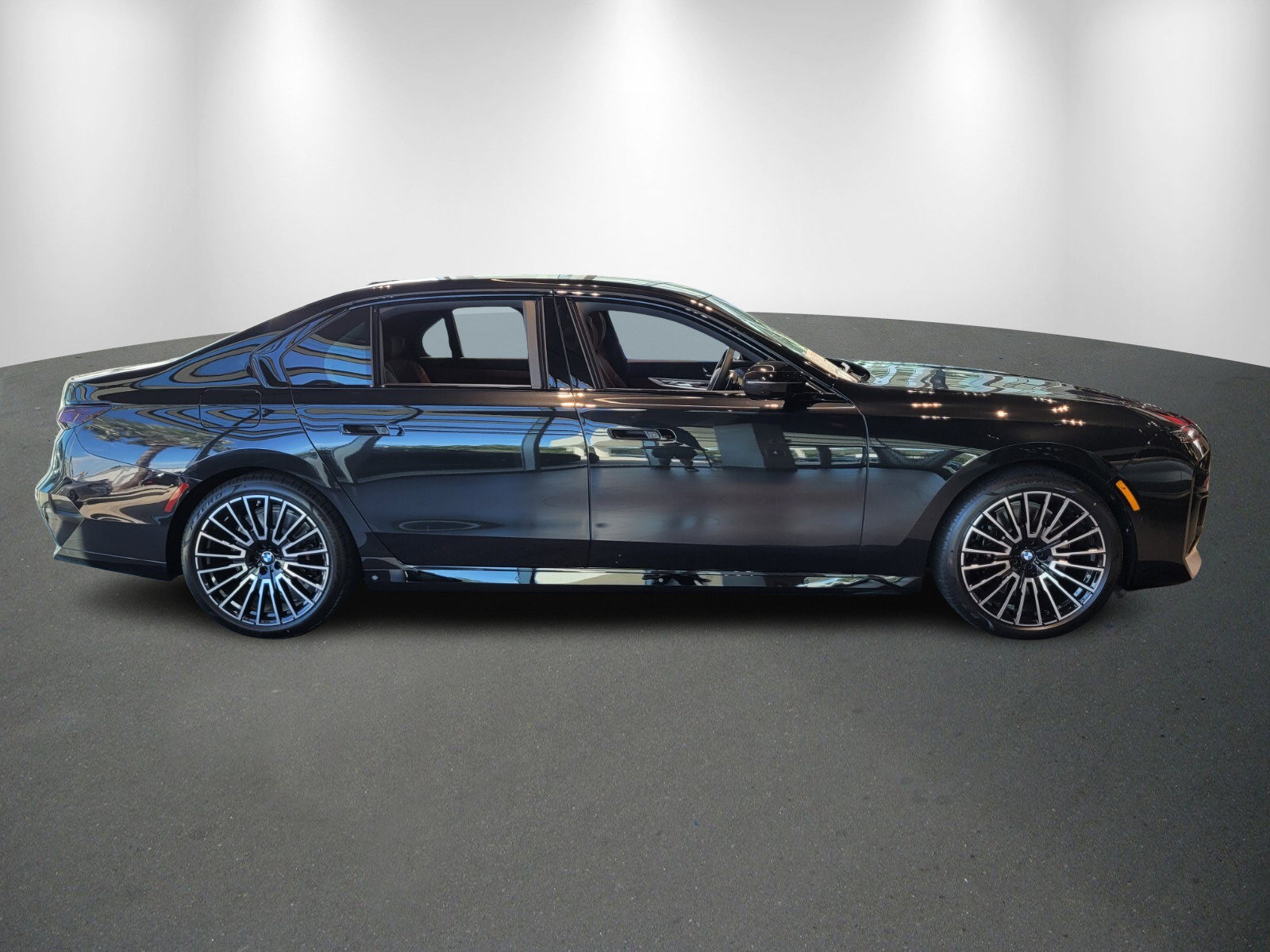 New 2026 BMW 740i w/ Executive Package image 7