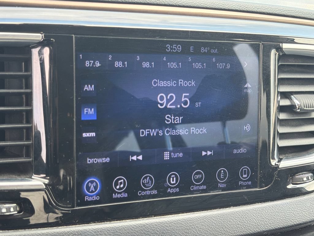 Used 2017 Chrysler Pacifica Touring-L Plus FWD image 18