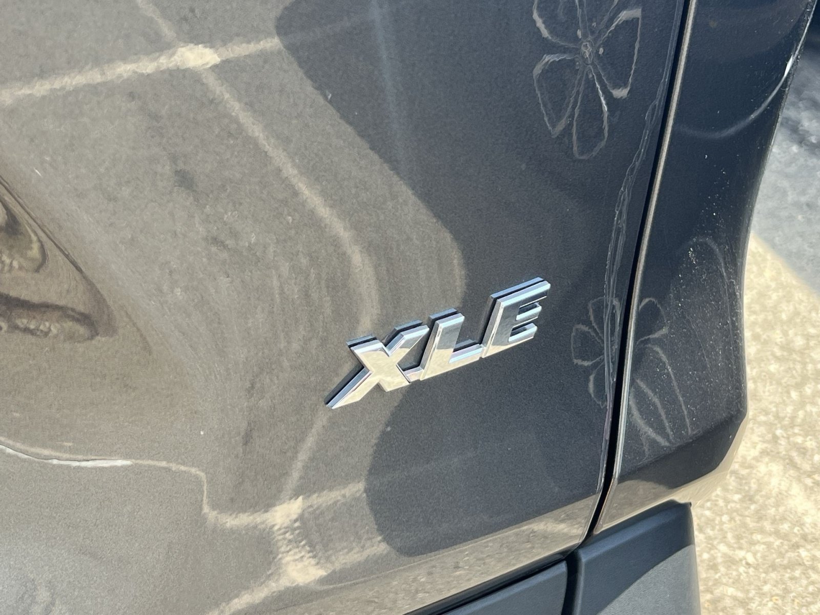 Used 2025 Toyota RAV4 XLE FWD image 24
