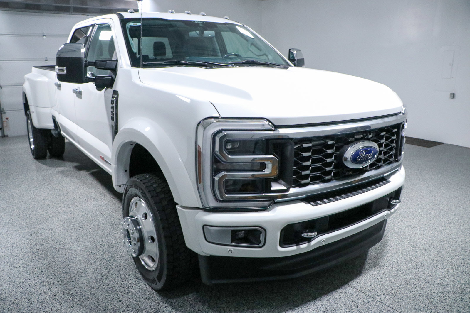Used 2024 Ford F450 Limited w/ FX4 Off-Road Package image 5