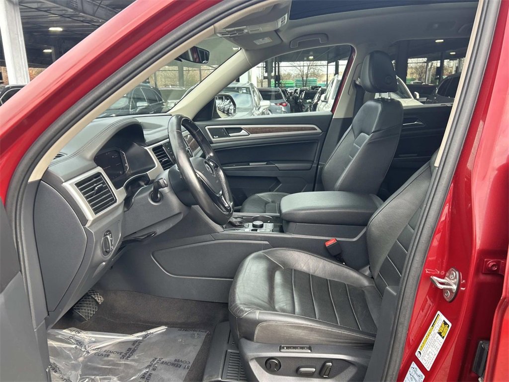 Used 2019 Volkswagen Atlas SEL Premium image 11