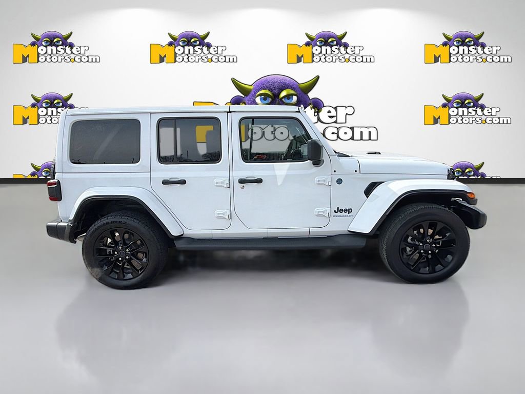Used 2025 Jeep Wrangler Unlimited Sahara image 4