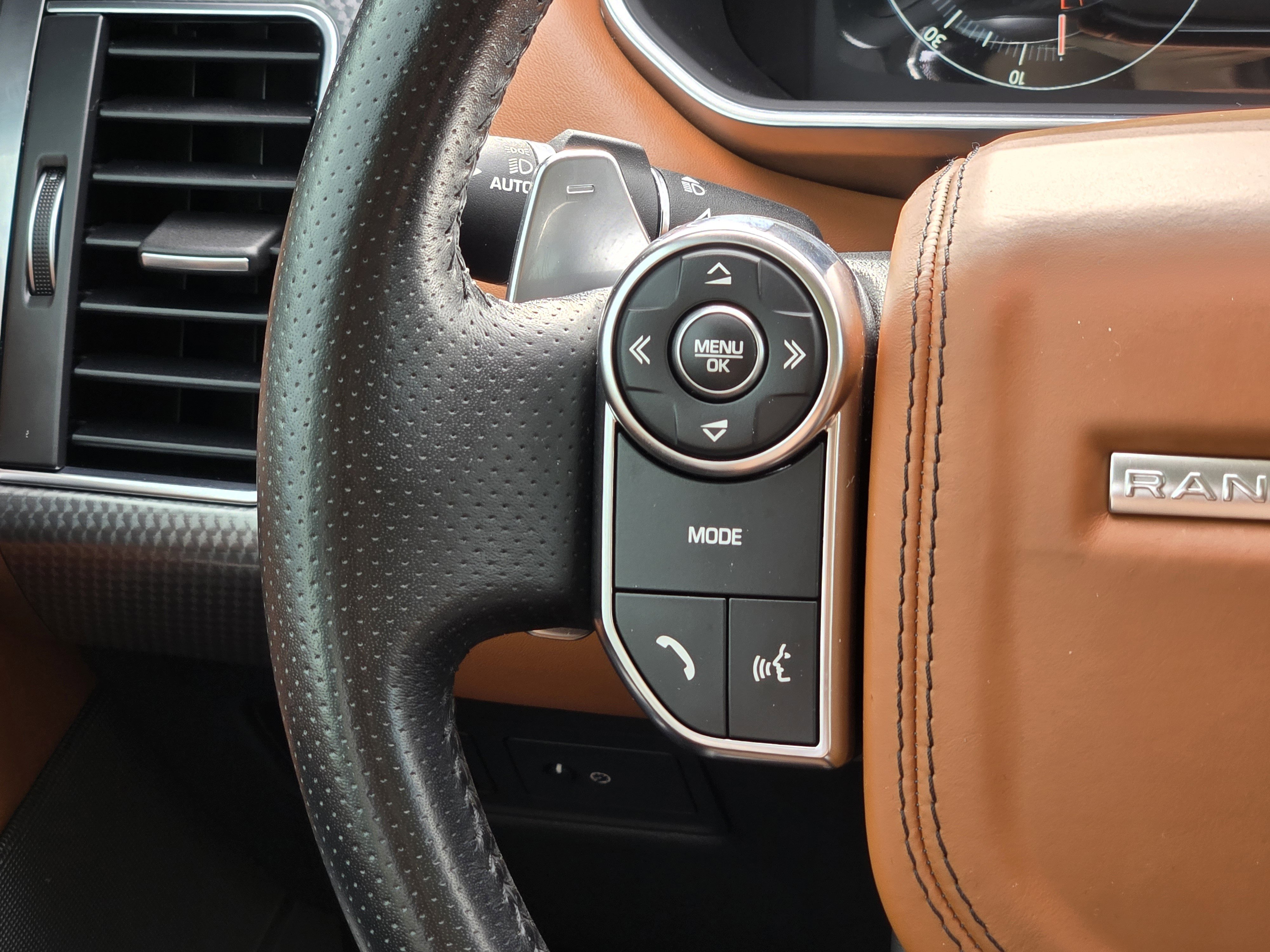 Used 2017 Land Rover Range Rover Sport SVR image 27