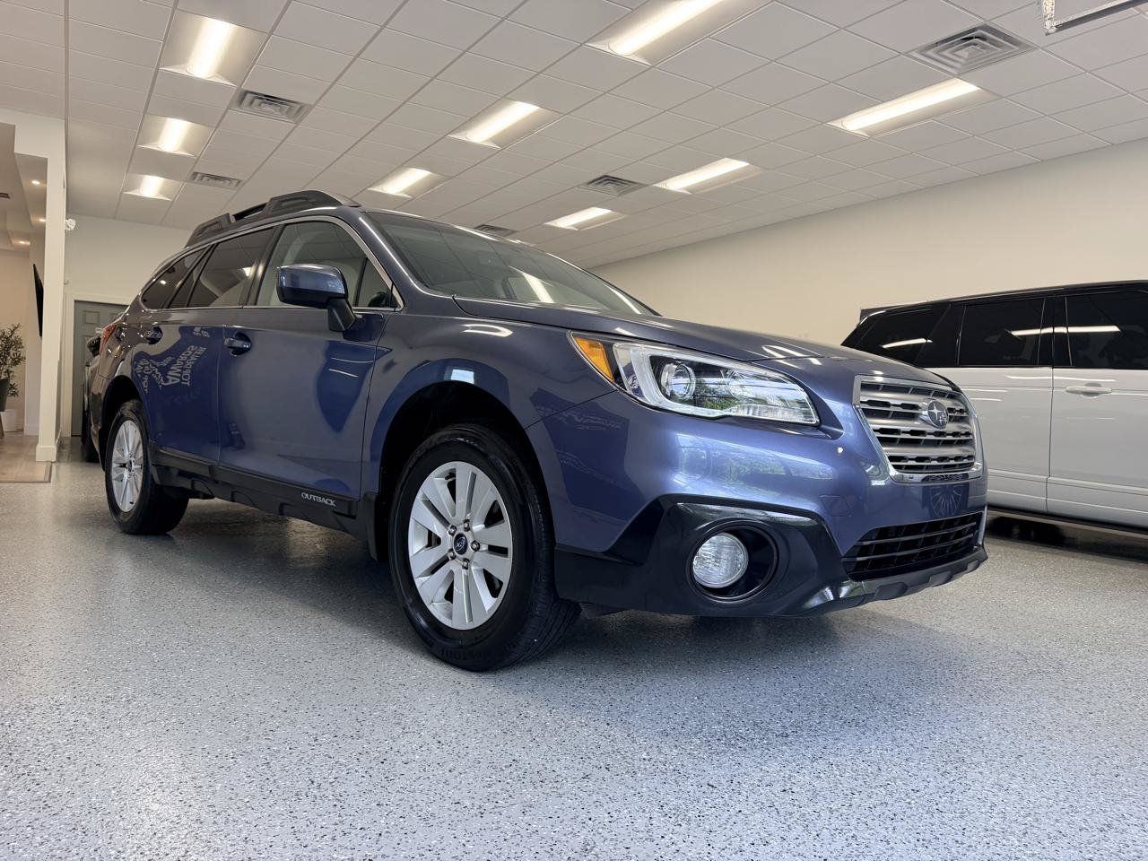 Used 2017 Subaru Outback 2.5i Premium AWD/4WD image 11