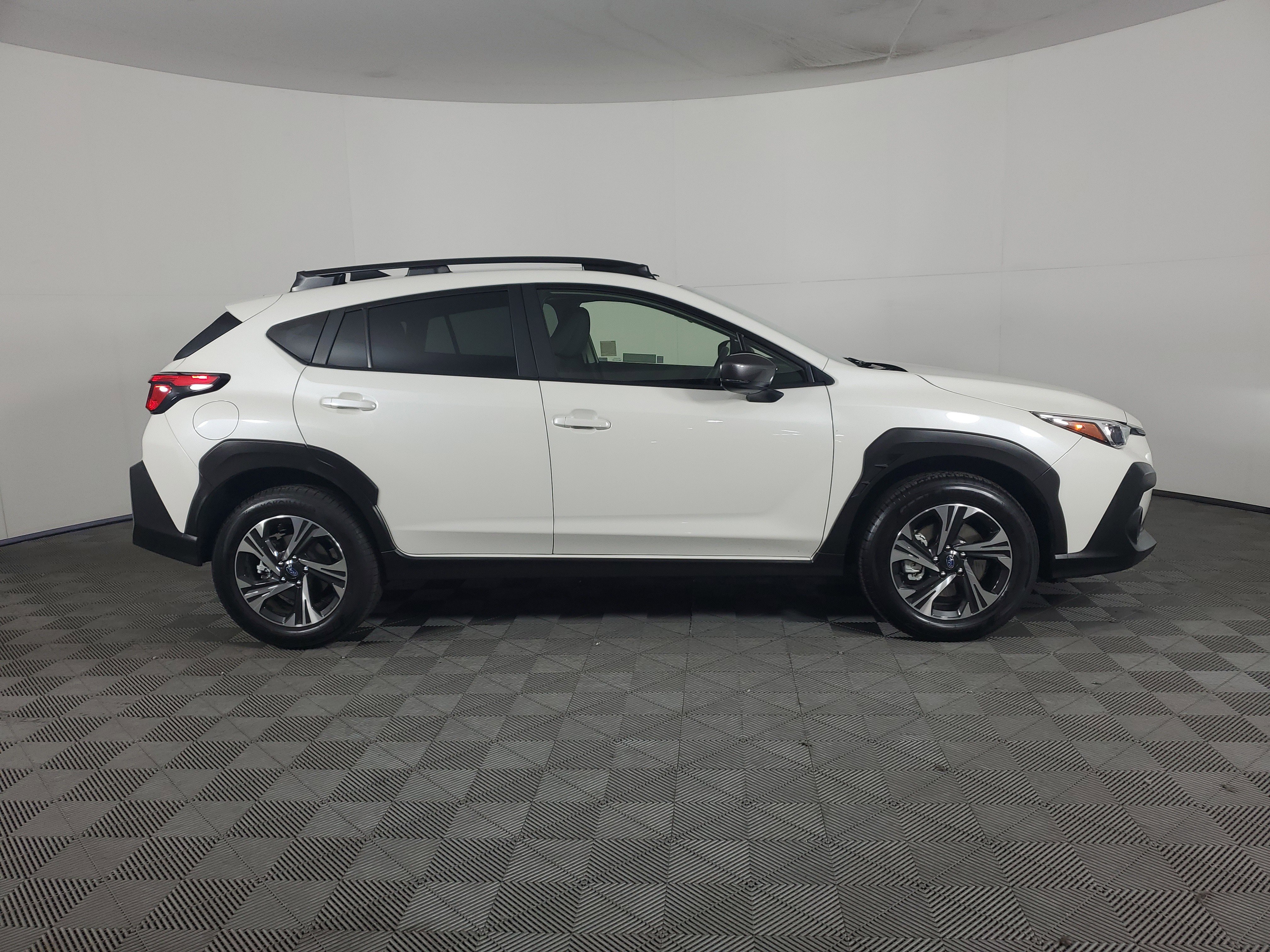 Used 2025 Subaru Crosstrek 2.5i Premium image 3