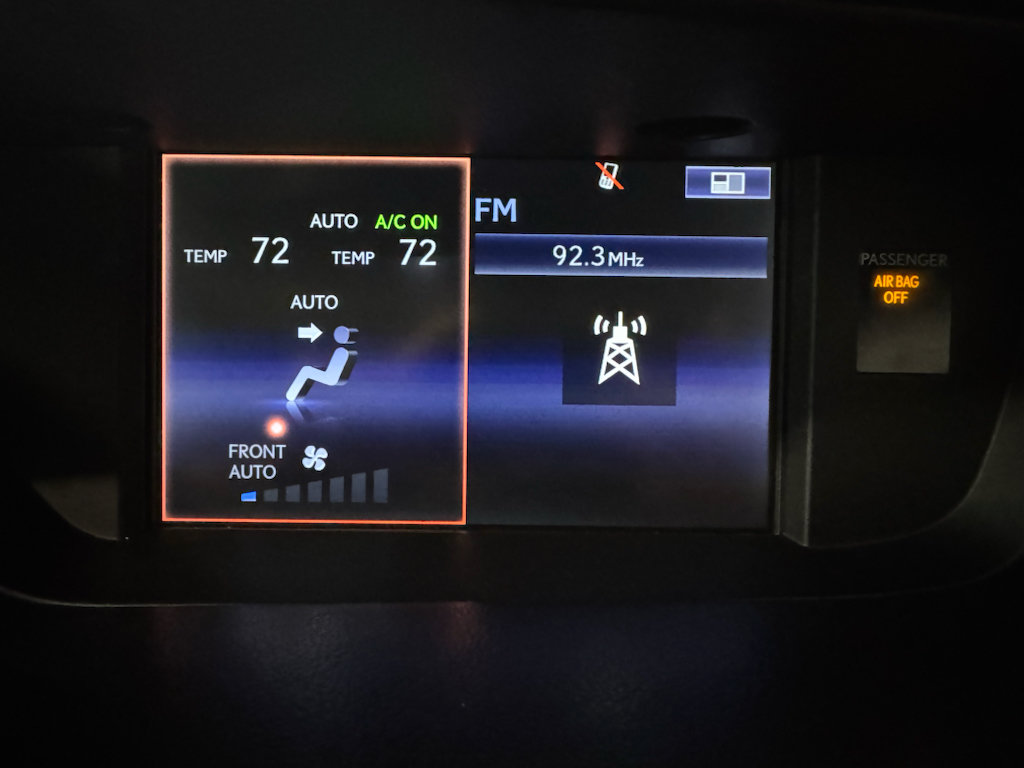 Used 2016 Lexus ES 350 w/ Luxury Package w/Wood Trim FWD image 27
