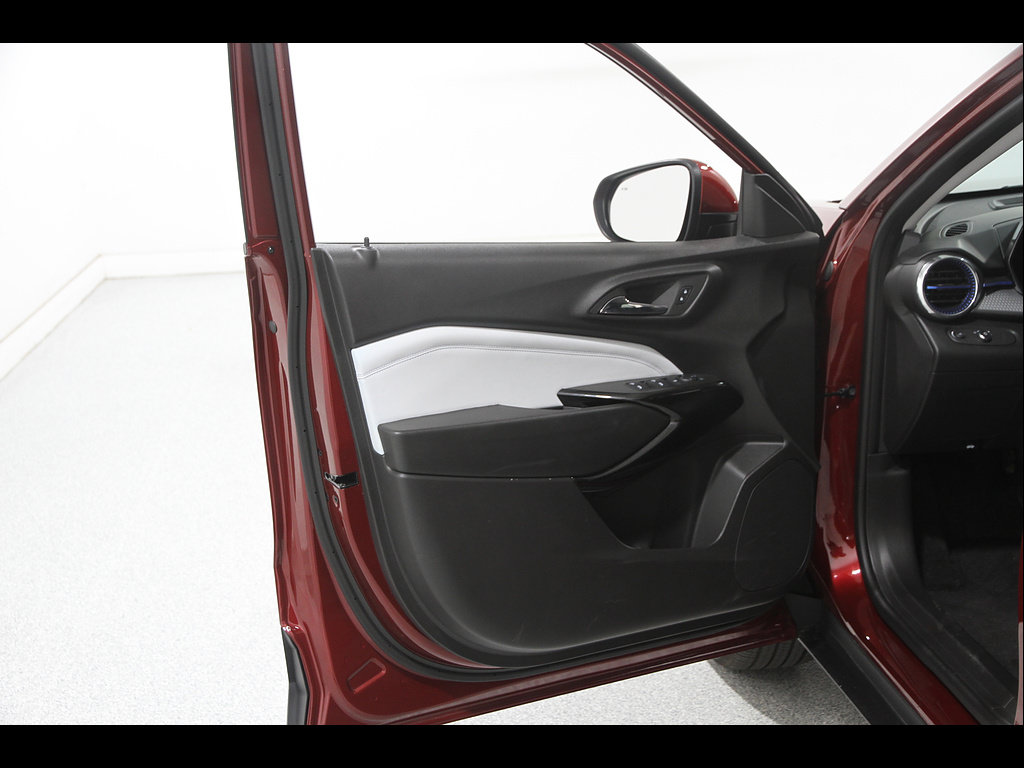 Certified 2024 Chevrolet Trax LT w/ Driver Confidence Package FWD image 4
