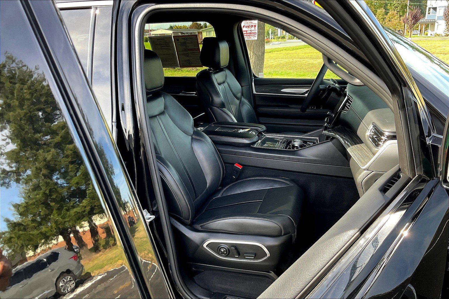 Used 2022 Jeep Wagoneer Series II image 7