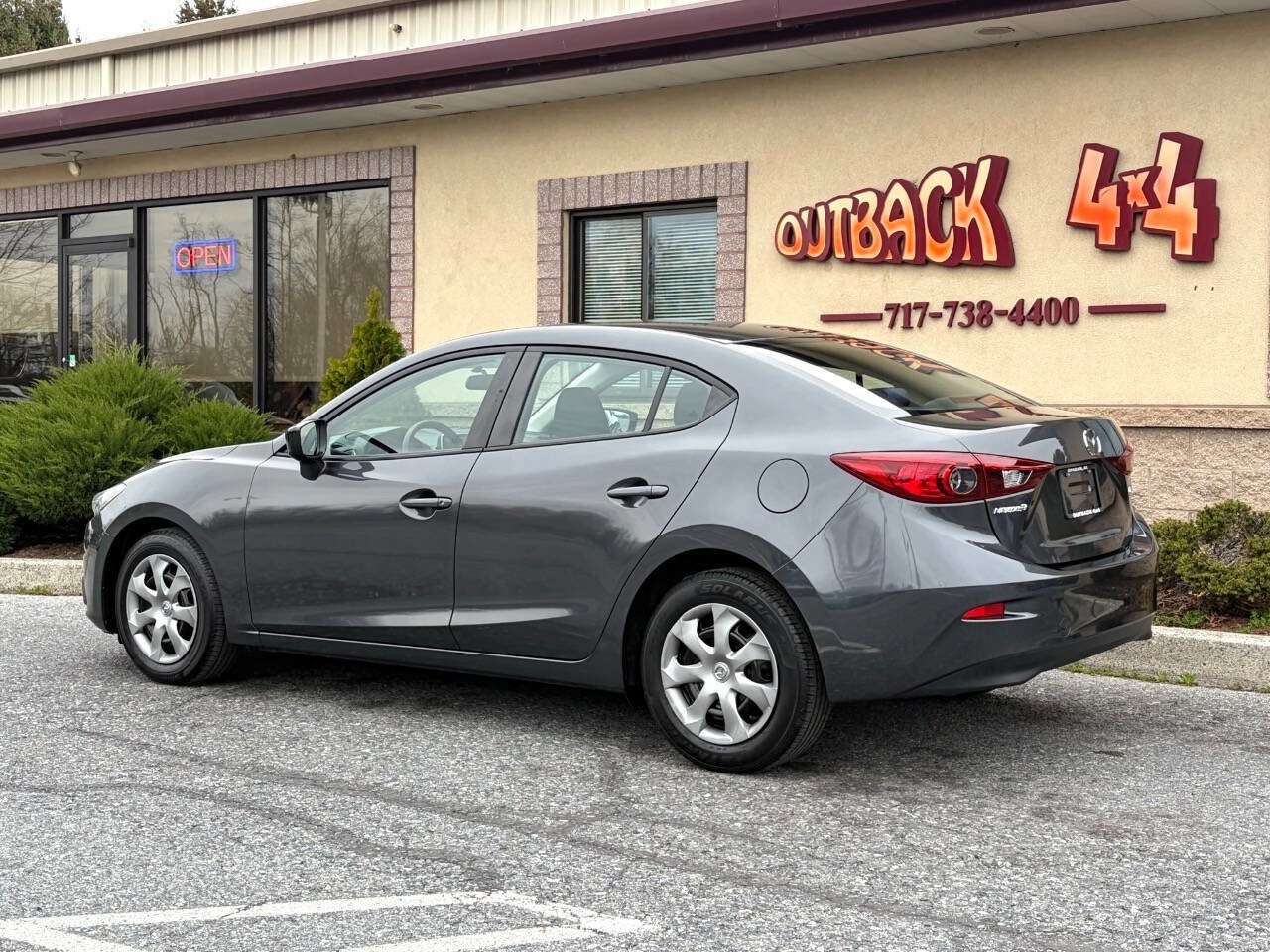 Used 2015 MAZDA MAZDA3 i SV image 5